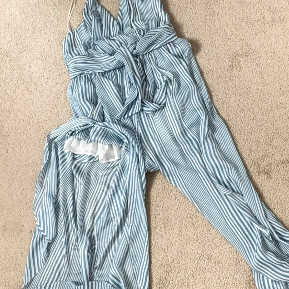 Moon River Anthropologie Jumpsuit Beach Blue White Stripe Cropped Flyaway Leg